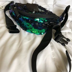 Fanny pack